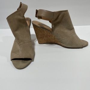 Nine West Tan Suede Cork Wedge Peep Toe Booties Sz 8W